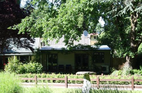Arrowtown Hotel | Shades of Arrowtown