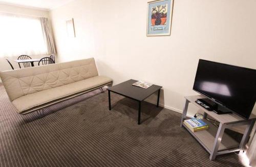 Mangere Hotel | Auckland Airport Lodge