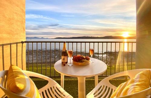 Waipahihi Hotel | Boulevard Waters