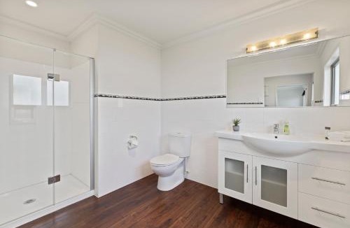 Wharewaka House | Rise and Shine - Taupo