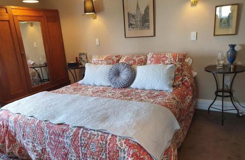 Bluff Hill Bed & Breakfast | Cobden Garden