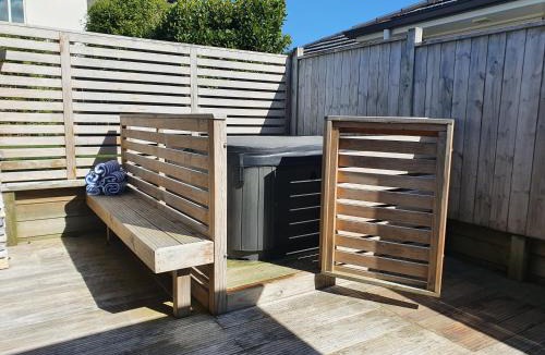 Wharewaka House | Rise and Shine - Taupo
