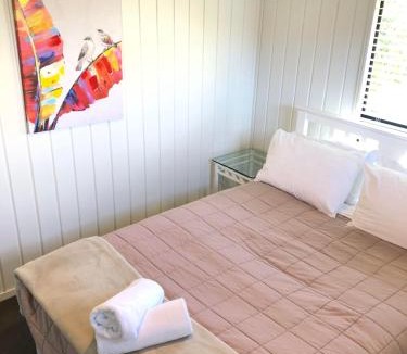 Ostend Hotel | Waiheke Island Motel