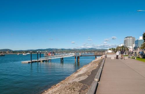 Tauranga South House | Styley on Briarley, can put extra mattresses in lounge for Aims