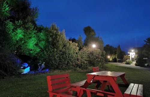 Oamaru Hotel | Colonial Lodge Motel