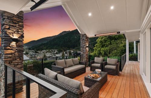 Queenstown City Centre Villa | Stonehill Villa - 5 Bed