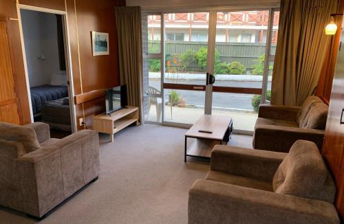 North Dunedin Hotel | Cumberland Motel