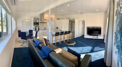 Coromandel House | Coromandel Town Harbourside Cottage Luxury Accommodation