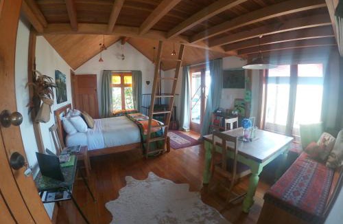 Waitomo Caves House | Rock Retreat B&B farmstay
