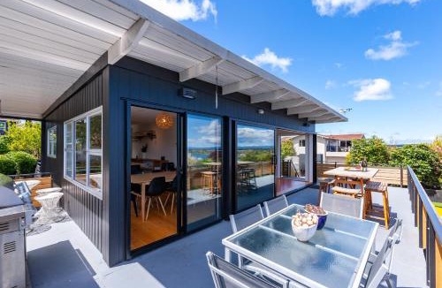 Hilltop House | Lakeview Lookout