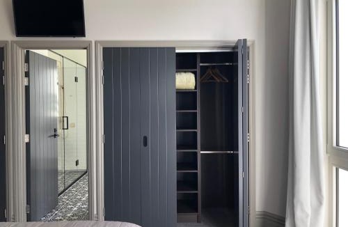 Dunedin City Centre Apartment | The Burlington Luxury Octagon Apartment