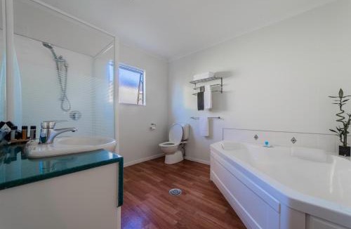 Whakatane Hotel | Pacific Coast Motor Lodge