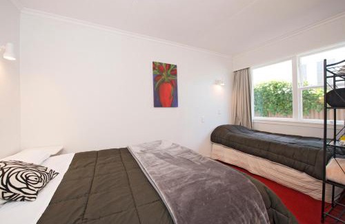 Nelson City Centre Hotel | Waimarie on Riverside Motel & Apartments