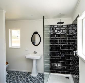 Russell House | The Cottage on Beresford