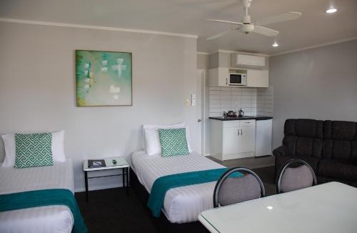Gisborne Hotel | BKs Palm Court Motor Lodge