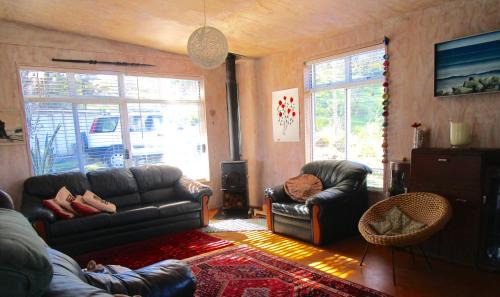 Tryphena Bed & Breakfast | Mulberry Grove Retreat