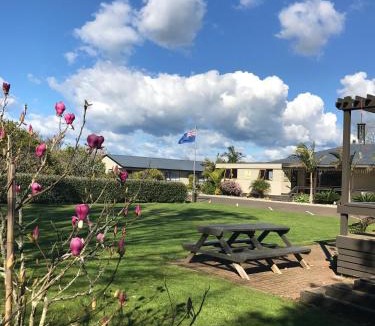 Whitianga Hotel | Aotearoa Lodge