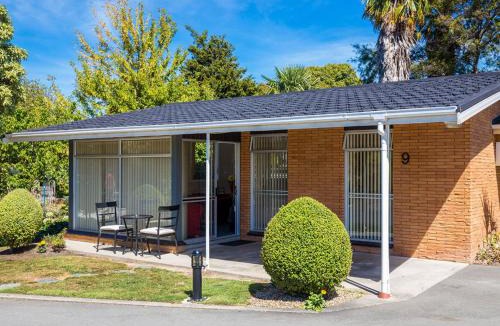 Springlands Hotel | Middle Park Motel