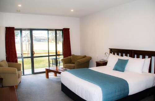Lowburn Hotel | Carrick Lodge Motel