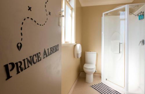 Nelson City Centre Hostel | The Prince Albert Backpackers & Bar