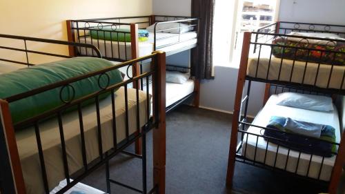 Takaka Hostel | Annies Nirvana Lodge Backpackers
