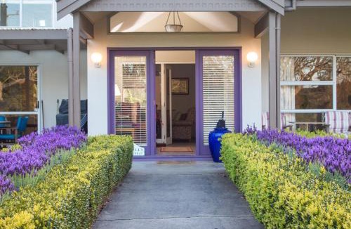 Bombay Cabin | Maxwell's Guest House and Tiny Home