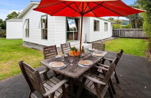 Kuratau House | Happiness at the Lake - Kuratau Holiday Home