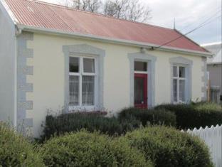 Sydenham Bed & Breakfast | Designer Cottage