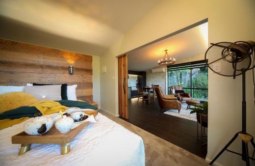 Hospital Hill Ski Chalet | L'amour Nest