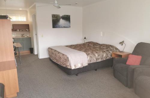 New Plymouth Hotel | Bks Egmont Motor Lodge