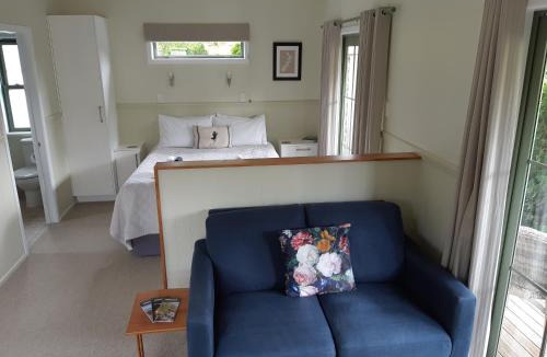 Clive Ski Chalet | Clive Colonial Cottages