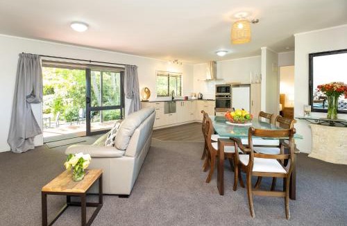 Clive House | Lawn Cottages