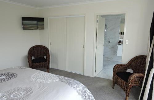 Kinleith Bed & Breakfast | 5 Acres B&B