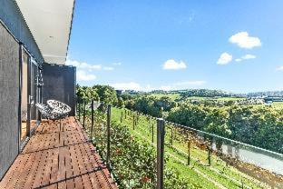 Oneroa Apartment | Cable Bay Views