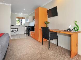 Takaka Hotel | Mohua Motels