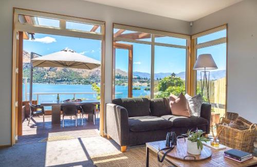 Kelvin Heights House | 135 Peninsula