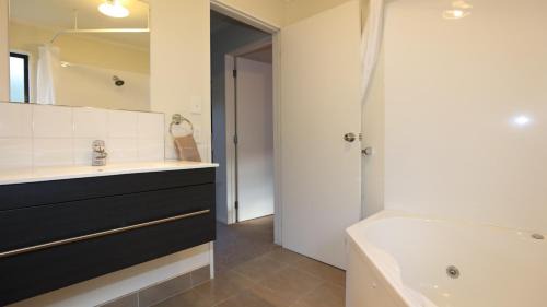 Pukekohe Hotel | Bk's Counties Motor Lodge