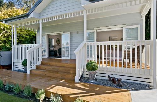 Rangatira Park Bed & Breakfast | The Retreat Luxury Garden Villa