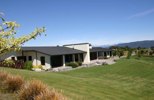 Te Anau Cabin | High Leys Lodge