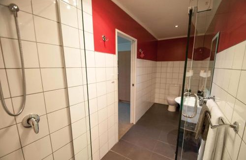 Lawrence Hotel | Jafa's Motels
