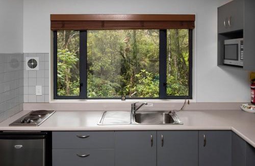 Punakaiki Cabin | Punakaiki Treehouse Limited
