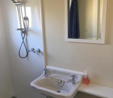 Glenavy Hotel | Alma Motel