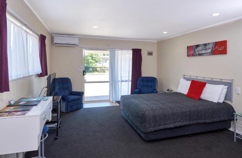 Whakatane Hotel | Livingston Motel