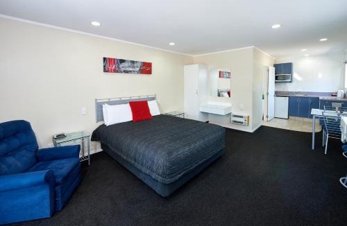 Whakatane Hotel | Livingston Motel