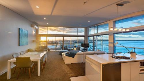 Auckland Central Business District Apartment | Princes Wharf's truly stunning North-West Loft
