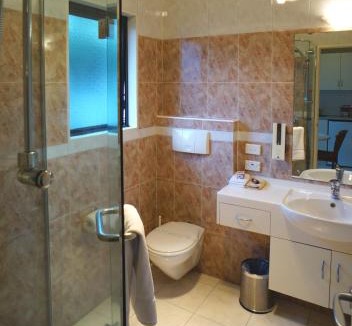 Epsom Hotel | Cornwall Park Motor Inn