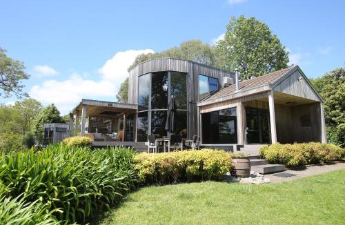 Tamahere Bed & Breakfast | On The River