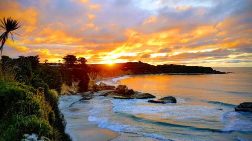 Cape Foulwind Cabin | Omau Retreat