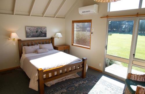 Mount Somers Hotel | Stronechrubie Accommodation and Restaurant