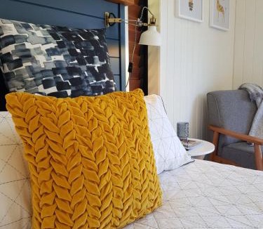 Cooks Beach Bed & Breakfast | Admiral Waters